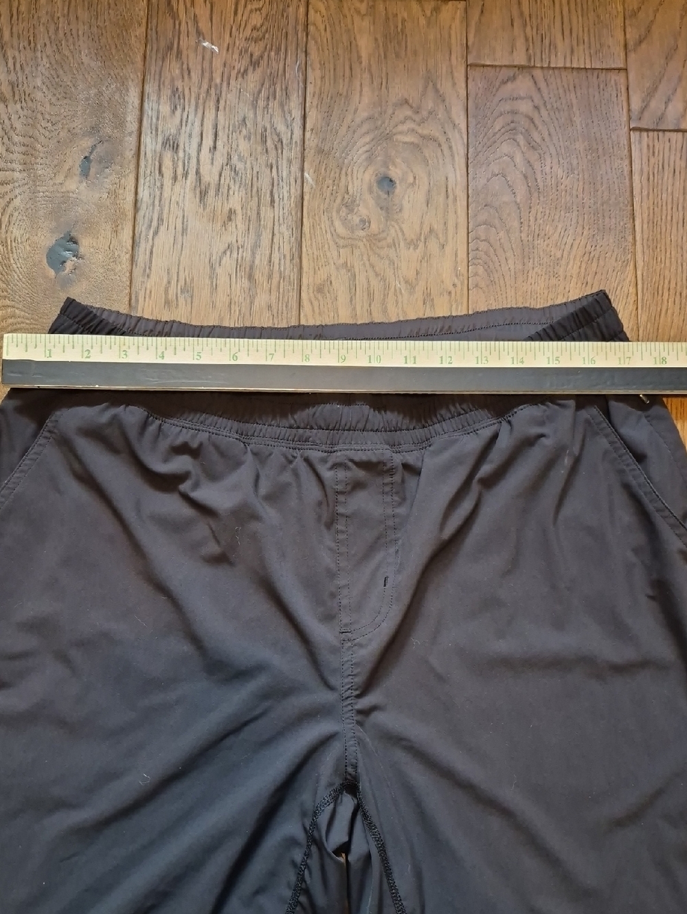 Rhone Shorts Black‎ size Large - Picture 4 of 6
